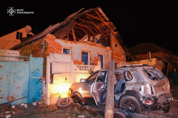 Нічні обстріли Харкова: масштабні пожежі у двох районах, є поранені